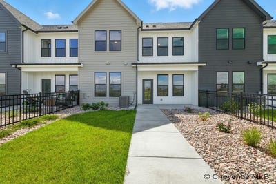 /international/us/1428-big-meadow-dr-cheyenne-wy-110109187541/