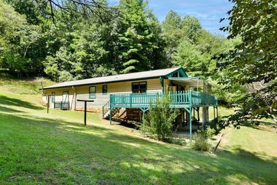 /international/us/322-hall-road-warne-nc-110094988986/