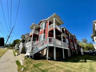 /international/us/1049-n-leverett-avenue-fayetteville-ar-110105867124/