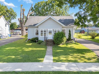 /international/us/221-linn-street-baraboo-wi-110100776453/