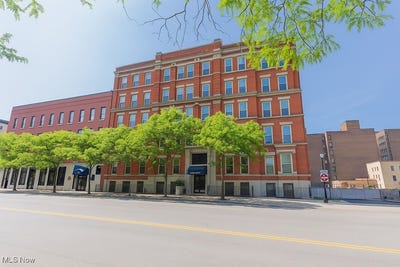 /international/us/408-w-saint-clair-avenue-unit-213-cleveland-oh-110100206275/