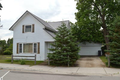 /international/us/307-maple-street-kalkaska-mi-110100596271/