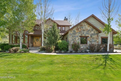 /international/us/2605-e-woodland-way-woodland-ut-110098916758/