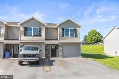 /international/us/8820-hillside-way-waynesboro-pa-110108394412/