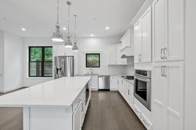 /international/us/5734-shady-oak-road-s-minnetonka-mn-110109822901/
