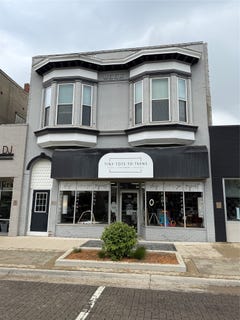 /international/us/120-n-howard-street-indianola-ia-110107964781/