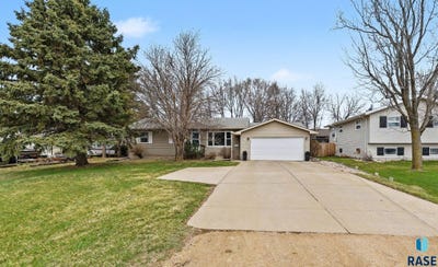 /international/us/1402-ne-3rd-st-madison-sd-110107159776/