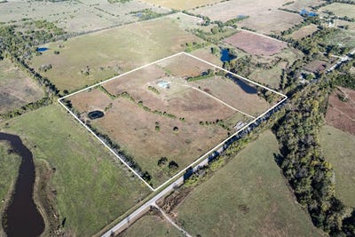 /international/us/2469-county-road-2700-caney-ks-110108586714/