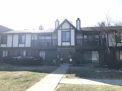 /international/us/219-uteg-street-crystal-lake-il-110108411525/