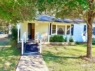 /international/us/9278-n-highway-77-lexington-tx-110105327135/