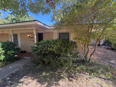 /international/us/109-auburn-street-waxahachie-tx-110120558808/