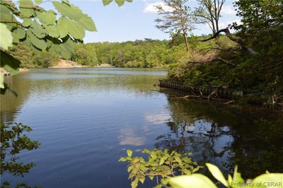 /international/us/old-mill-lane-heathsville-va-110046103776/