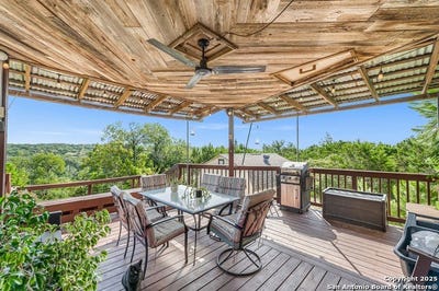 /international/us/202-hoskins-trail-boerne-tx-110100947982/