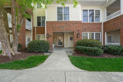 /international/us/225-waterford-lake-drive-cary-nc-110107318723/