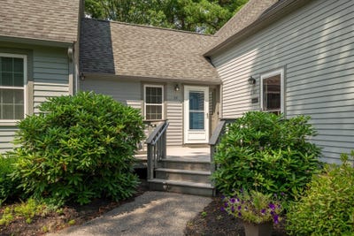 /international/us/64-glengarry-drive-stratham-nh-110100939354/