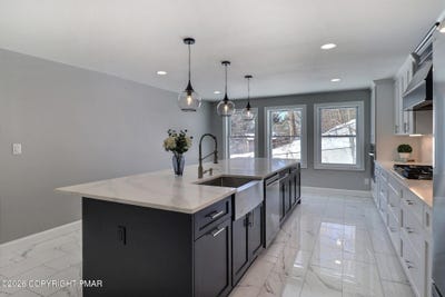 /international/us/230-colbert-street-stroudsburg-pa-110105387019/