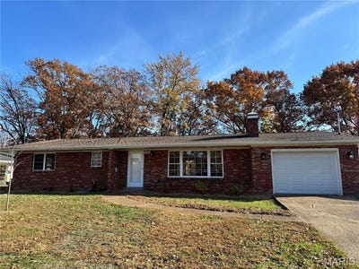/international/us/1505-rosewood-drive-jefferson-city-mo-110103669177/