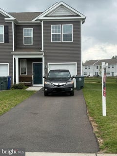 /international/us/324-mazzeo-drive-glassboro-nj-110107748347/