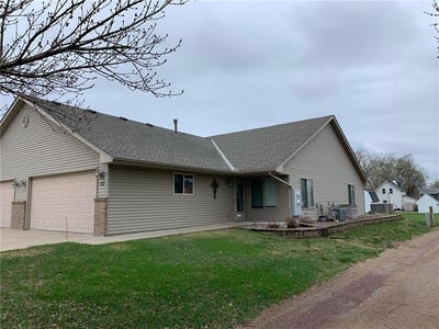 /international/us/112-s-linden-street-belle-plaine-mn-110107406386/