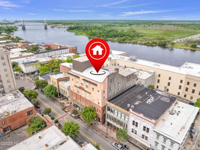 /international/us/21-n-front-street-wilmington-nc-110100268939/