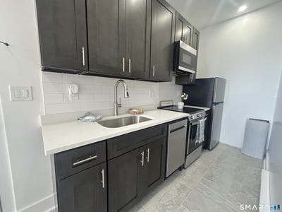 /international/us/207-bank-street-new-london-ct-110109040948/