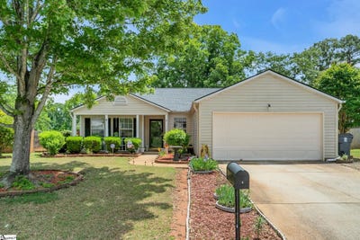 /international/us/8-pasture-place-simpsonville-sc-110107893666/
