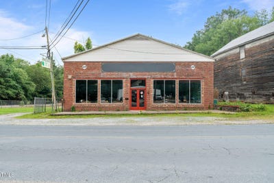 /international/us/403-carthage-street-cameron-nc-110100689374/?lang=zh-cn