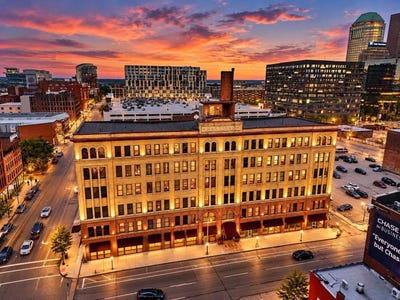 /international/us/150-e-main-street-columbus-oh-110110368969/