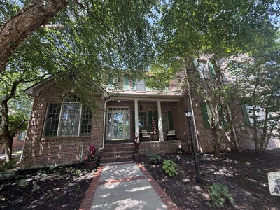 /international/us/118-whispering-woods-drive-richmond-ky-110109217198/