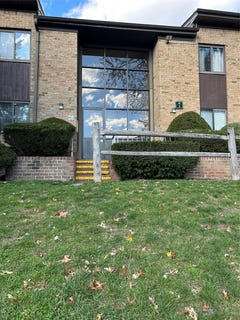 /international/us/7-charles-lane-pomona-ny-110103407957/