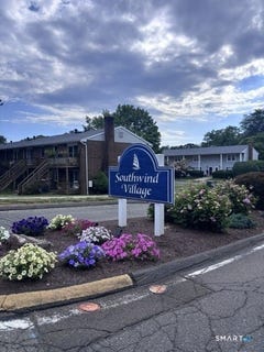 /international/us/14-carriage-path-n-milford-ct-110108880763/