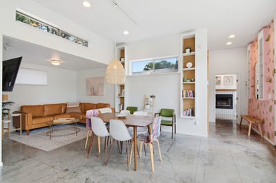 /international/us/2710-sky-harbour-drive-granbury-tx-110108493263/