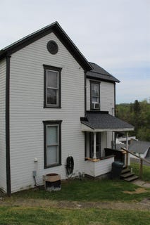 /international/us/3418-central-street-farmington-wv-110107700980/