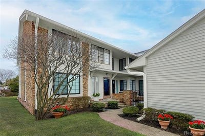 /international/us/6011-pebble-lane-court-west-bloomfield-twp-mi-110108398538/