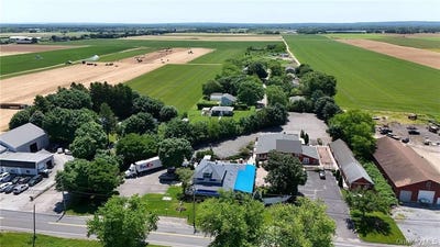 /international/us/3225-sound-avenue-riverhead-ny-110101678221/