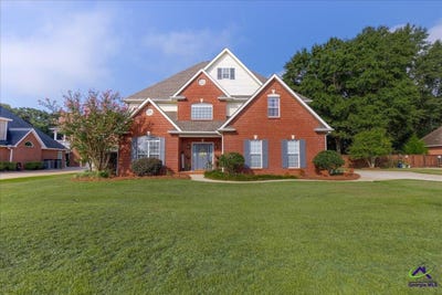 /international/us/211-white-columns-drive-kathleen-ga-110120087074/
