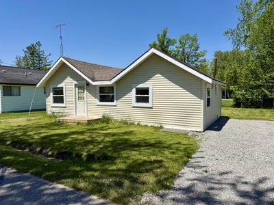 /international/us/123-sandpiper-avenue-houghton-lake-mi-110108226490/