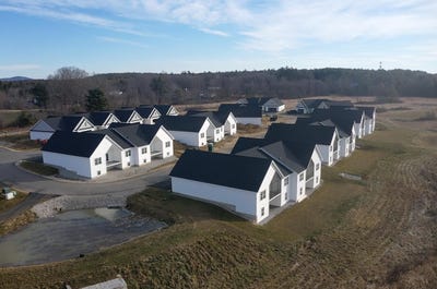 /international/us/21-brook-circle-northwood-nh-110108628605/