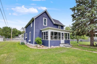 /international/us/326-2nd-street-dike-ia-110106586320/