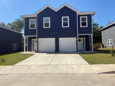 /international/us/412-e-7th-street-bonham-tx-110107402459/