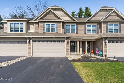 /international/us/4b-inglewood-drive-halfmoon-ny-110108640969/