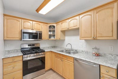 /international/us/868-e-alvarado-fallbrook-ca-110108844525/