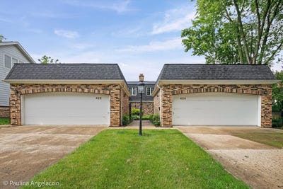 /international/us/422-e-russell-street-barrington-il-110119616478/