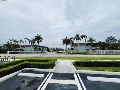 /international/us/900-ne-18th-ave-homestead-fl-110108553215/