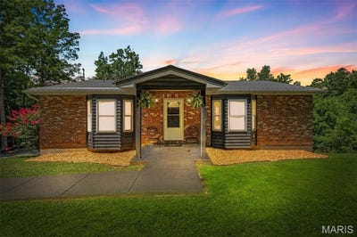 /international/us/1555-pine-ridge-trail-park-hills-mo-110101236298/