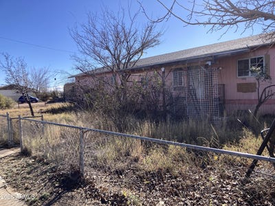 /international/us/1639-e-19th-street-douglas-az-110104623853/