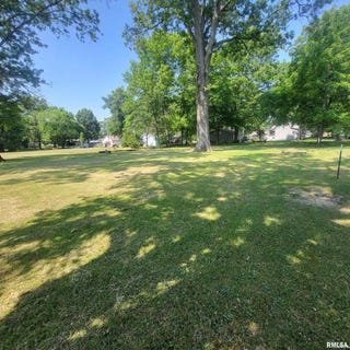 /international/us/1021-n-dawley-street-salem-il-110098961111/