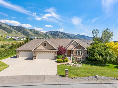/international/us/940-e-canyon-rd-hyde-park-ut-110108568341/