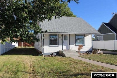 /international/us/121-e-walnut-lyman-wy-110101190739/