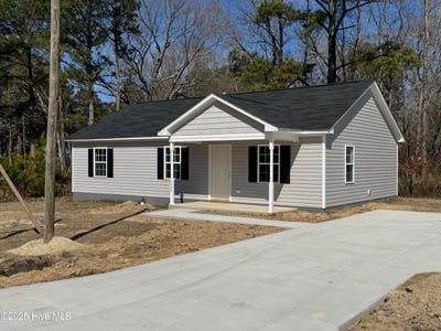 /international/us/2405-parker-street-tarboro-nc-110097838275/